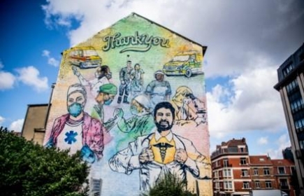 Le personnel médical mis en valeur sur une fresque géante à Ixelles Photo Mathieu GOLINVAUX L'avenir